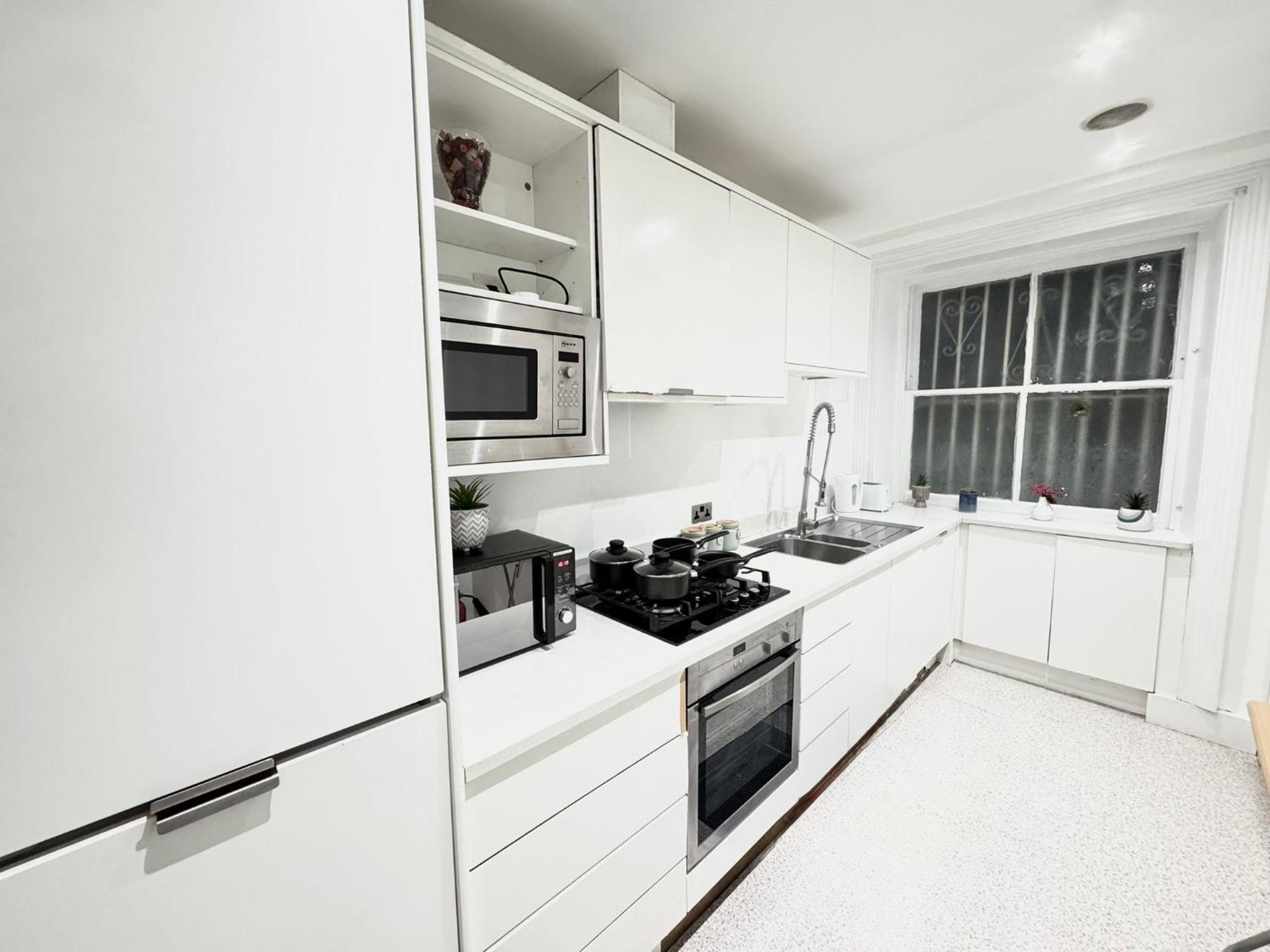 Apartment Spacious Hyde Park Family London